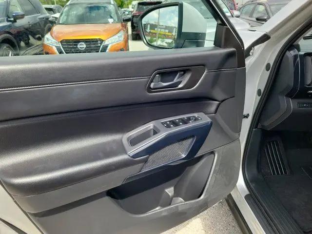 2025 Nissan Pathfinder SV FWD