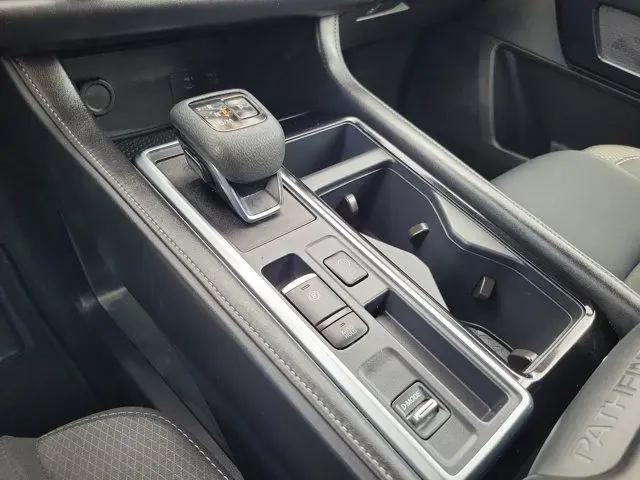 2025 Nissan Pathfinder SV FWD