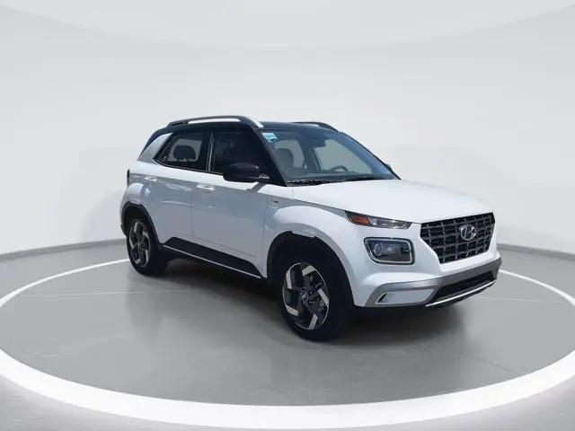 2026 Hyundai Venue SEL w/Two-Tone Roof