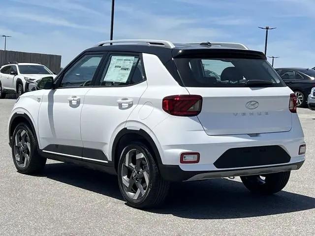 2026 Hyundai Venue SEL w/Two-Tone Roof