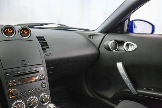 2005 Nissan 350Z Base