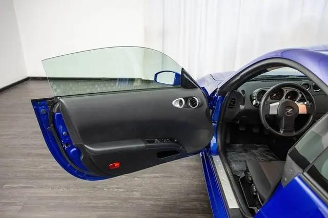 2005 Nissan 350Z Base