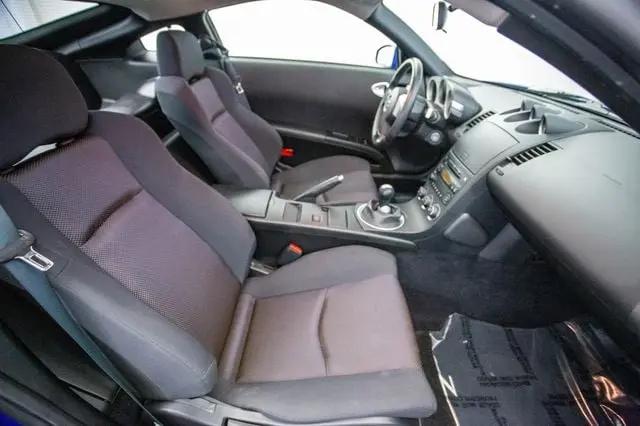 2005 Nissan 350Z Base