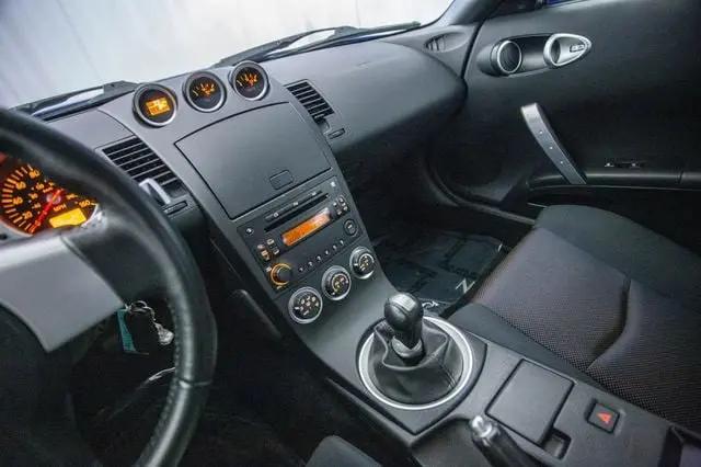 2005 Nissan 350Z Base