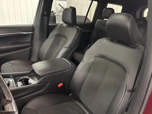 2026 Jeep Grand Cherokee L Altitude 4x4