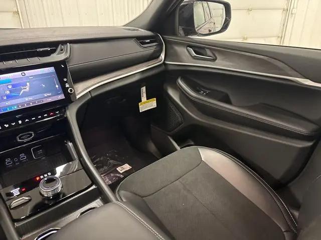 2026 Jeep Grand Cherokee L Altitude 4x4