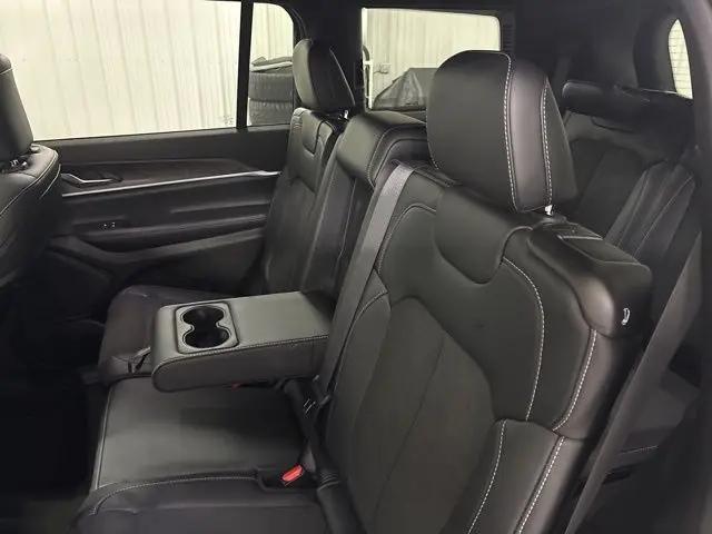 2026 Jeep Grand Cherokee L Altitude 4x4