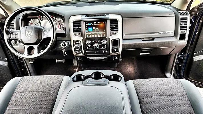 2017 Ram 1500 Big Horn Crew Cab 4x4 6'4" Box