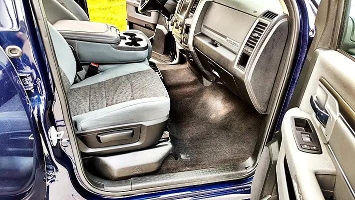 2017 Ram 1500 Big Horn Crew Cab 4x4 6'4" Box