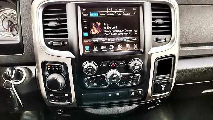 2017 Ram 1500 Big Horn Crew Cab 4x4 6'4" Box