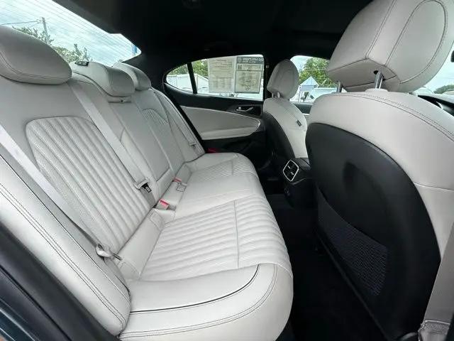 2025 Genesis G70 2.5T RWD