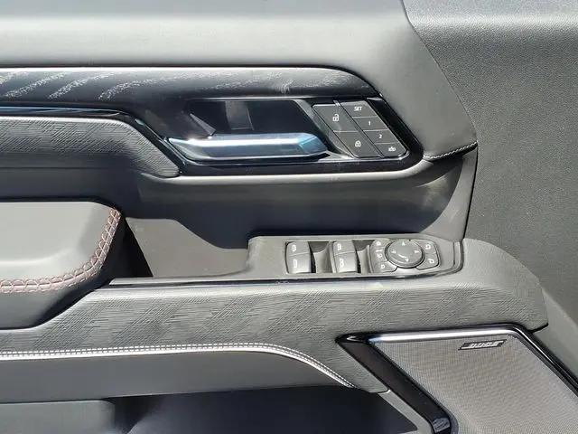2026 GMC Sierra 2500HD Crew Cab, Standard Bed, AT4X, 4WD