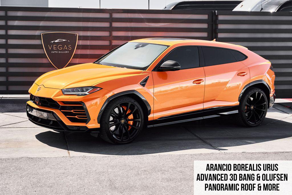 /2022 Lamborghini Urus