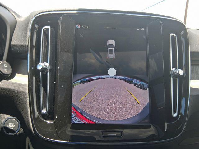 2026 Volvo XC40 Core, B5 AWD Gas (mild hybrid), Dark