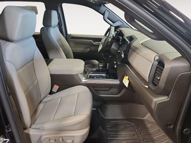 2026 GMC Sierra 1500 Crew Cab, Standard Bed, SLT, 4WD