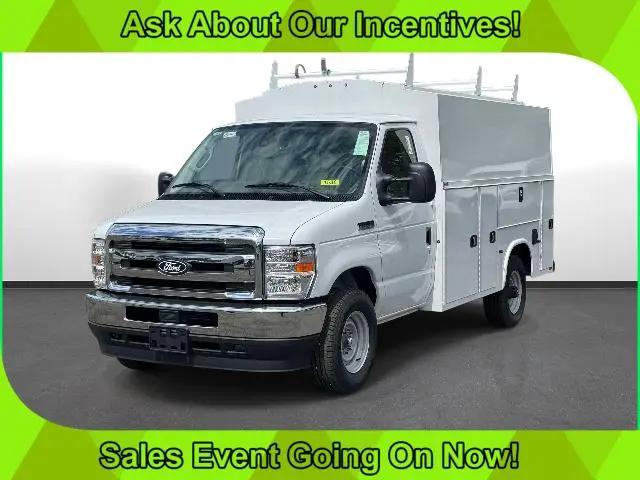 2026 Ford E-350 Cutaway E-Series Cutaway for sale in St. James, NY