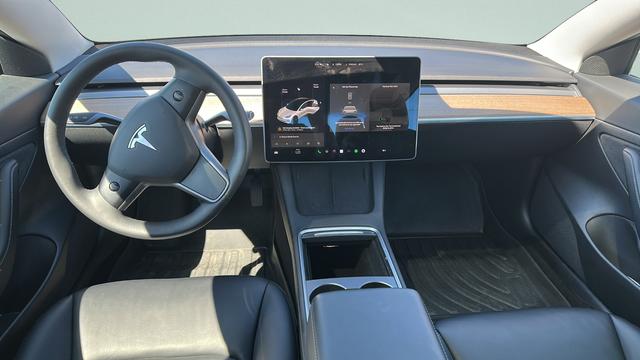 2021 Tesla Model 3 Standard Range Plus Rear-Wheel Drive