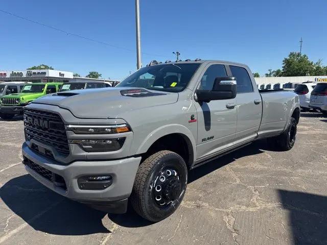 2026 Ram 3500 Limited Crew Cab 4x4 8' Box