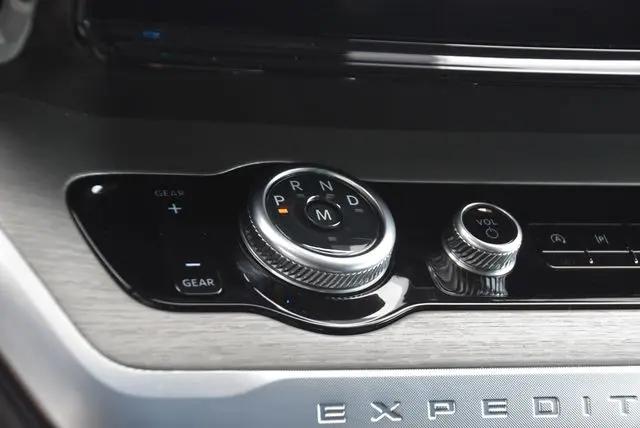 2025 Ford Expedition Platinum MAX