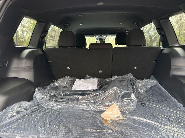 2026 Jeep Cherokee Laredo 4x4