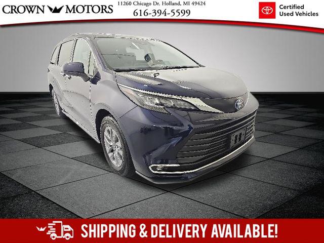 2024 Toyota Sienna XLE 8-Passenger Hybrid FWD's photo