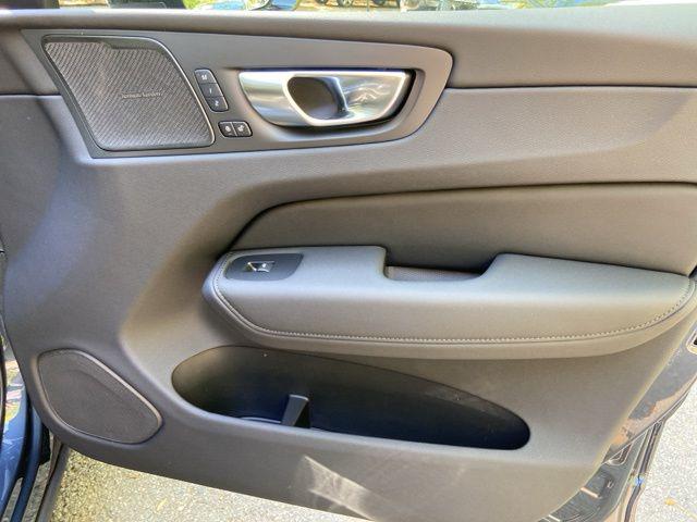 2026 Volvo XC60 Plug-In Hybrid Ultra, T8 AWD Electric/Gasoline, Dark