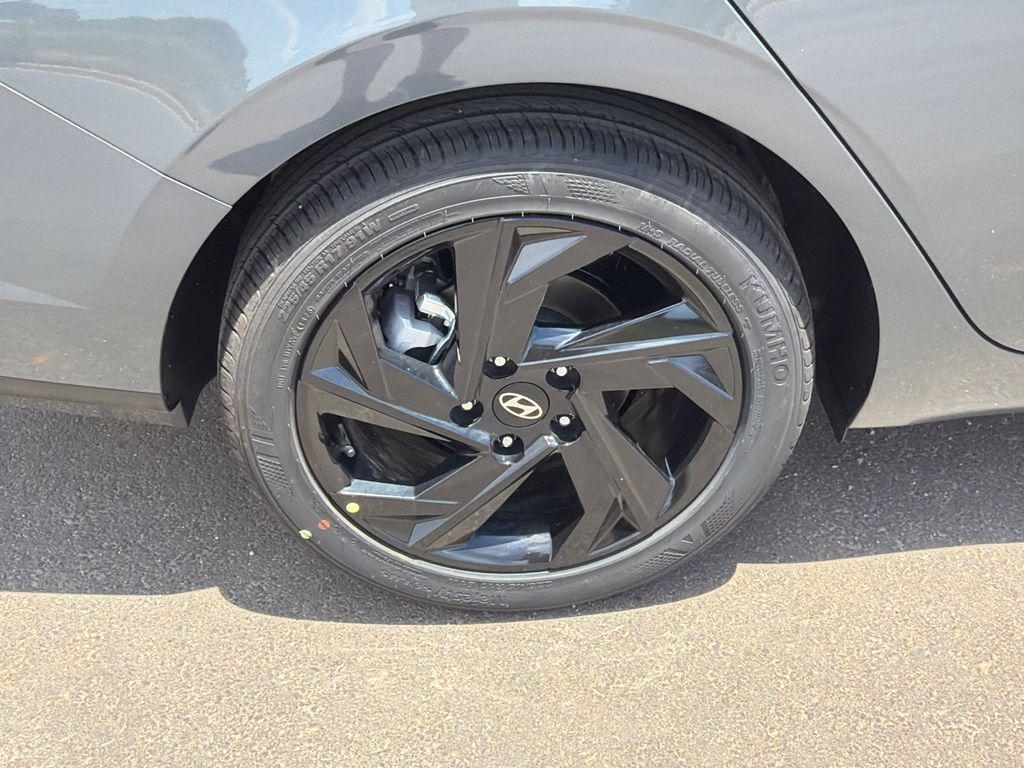 New 2026 Gray HYUNDAI SEL Sport image 18