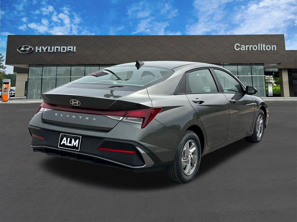 New 2026 Gray HYUNDAI SE image 6