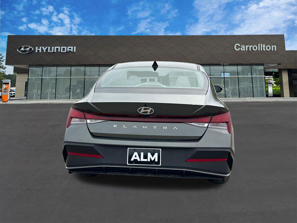 New 2026 Gray HYUNDAI SE image 7