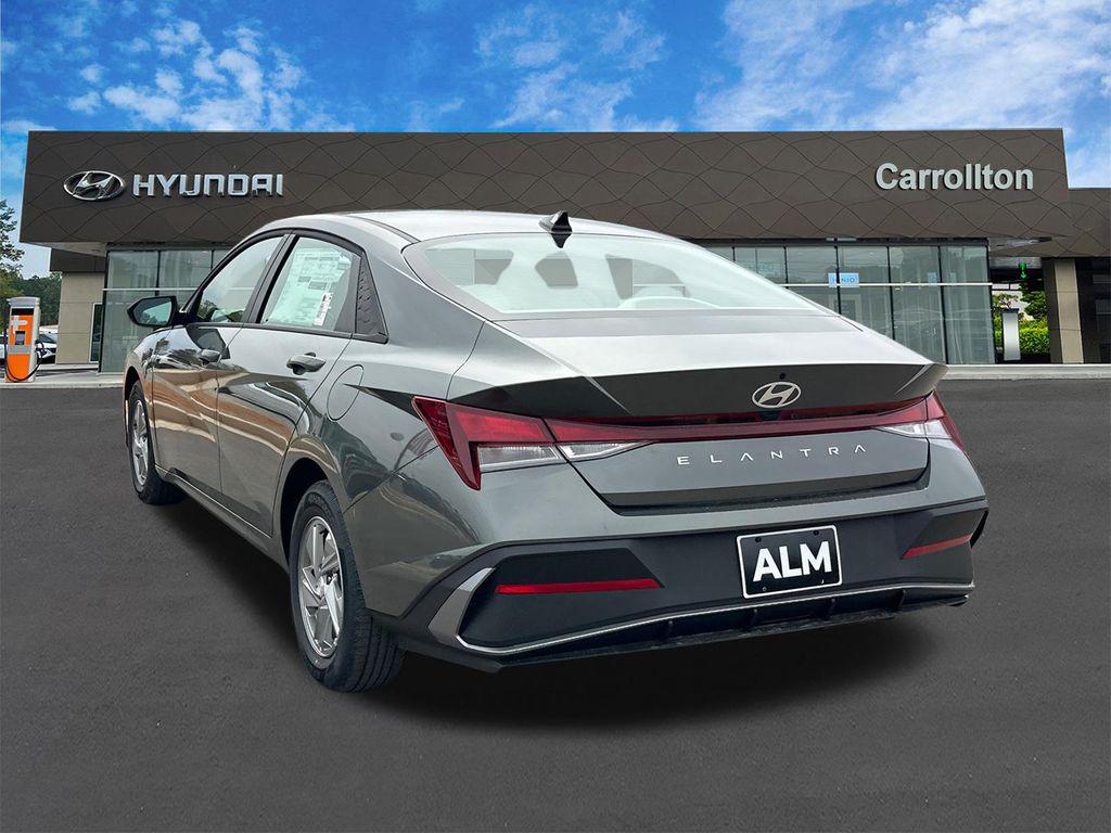 New 2026 Gray HYUNDAI SE image 8