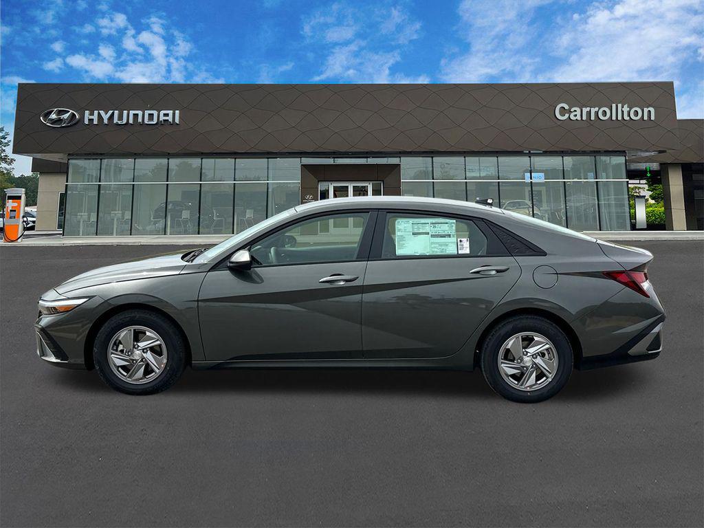 New 2026 Gray HYUNDAI SE image 9
