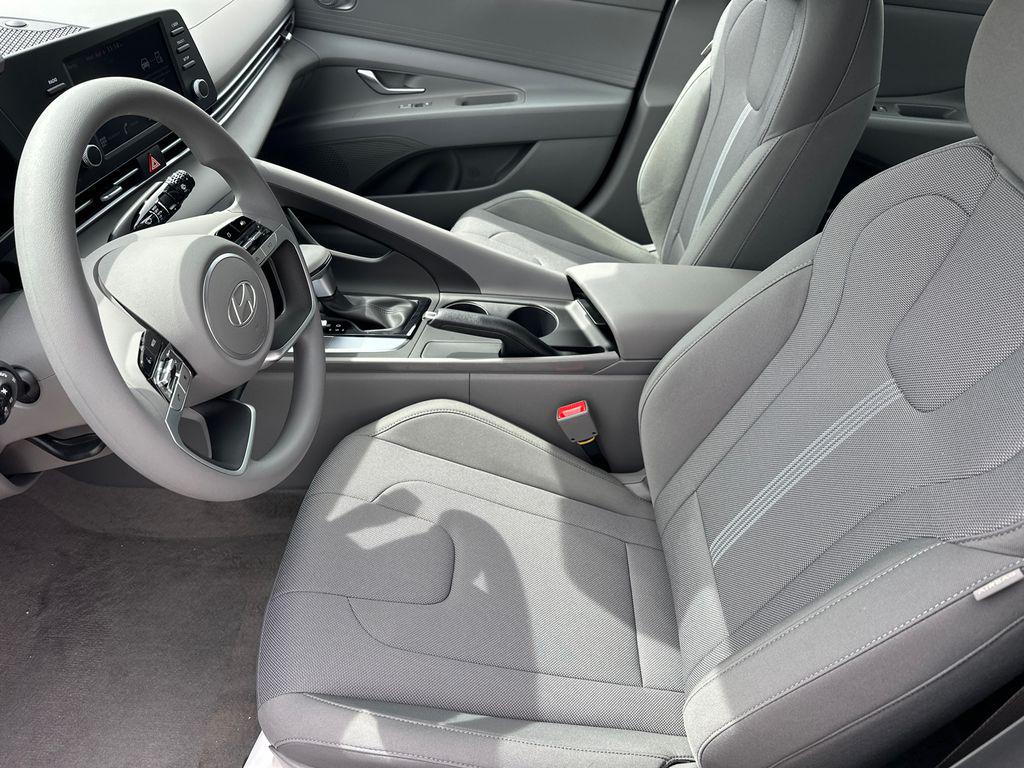 New 2026 Gray HYUNDAI SE image 10