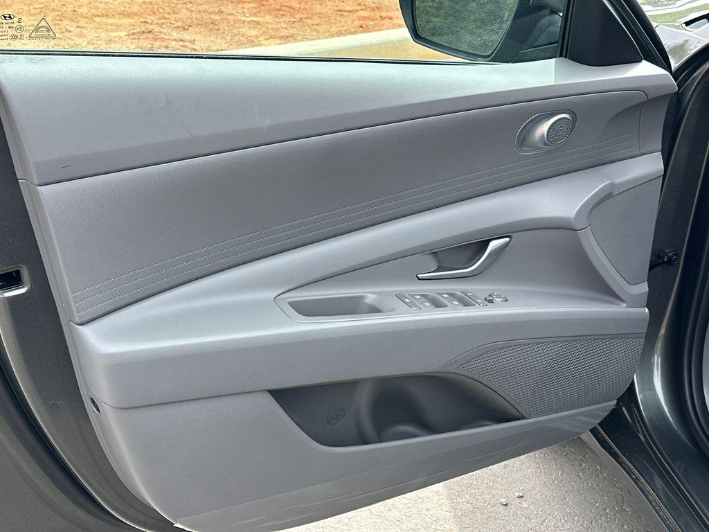 New 2026 Gray HYUNDAI SE image 11