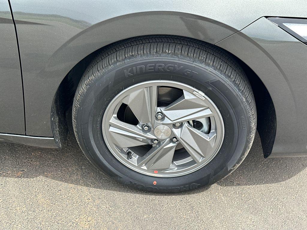 New 2026 Gray HYUNDAI SE image 13
