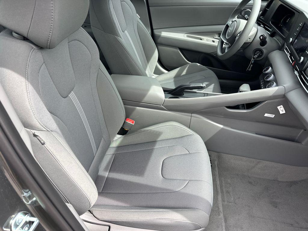 New 2026 Gray HYUNDAI SE image 14
