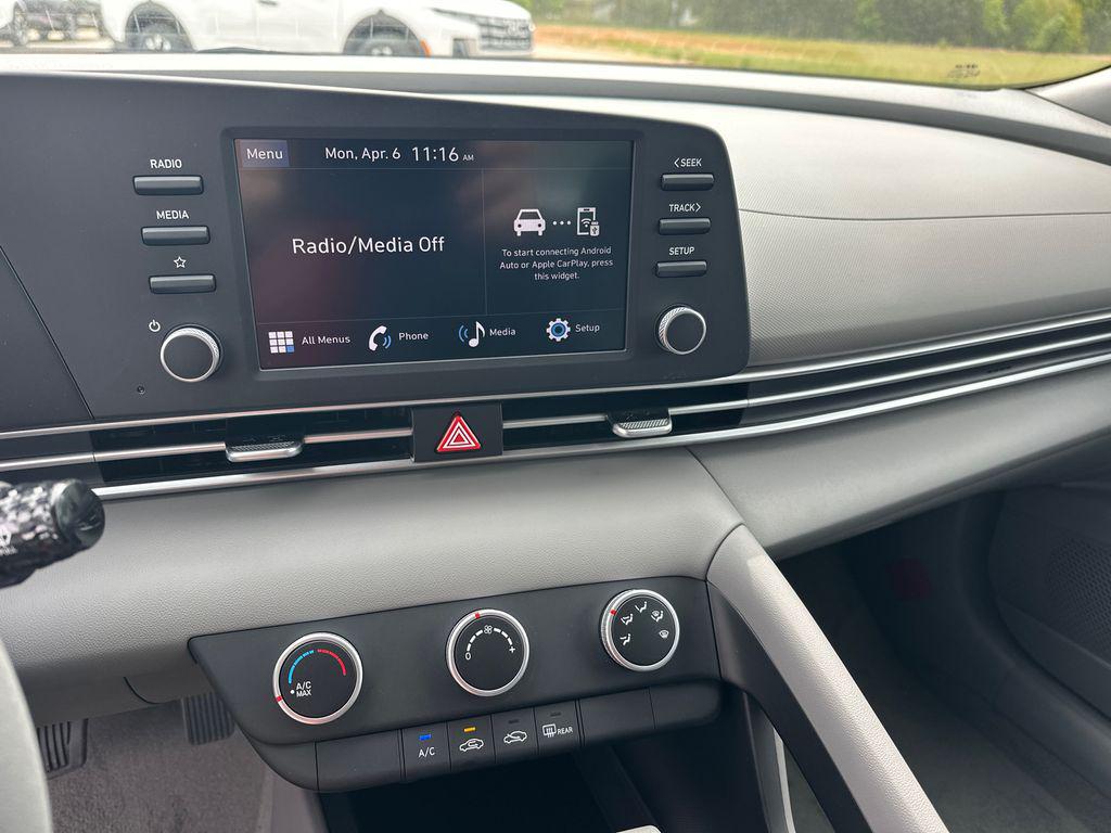 New 2026 Gray HYUNDAI SE image 28