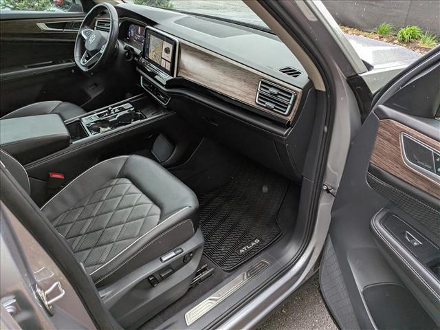 2025 Volkswagen Atlas 2.0T SEL Premium R-Line