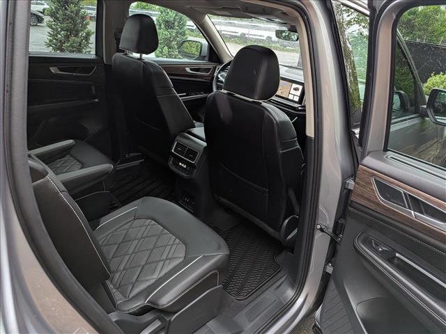 2025 Volkswagen Atlas 2.0T SEL Premium R-Line