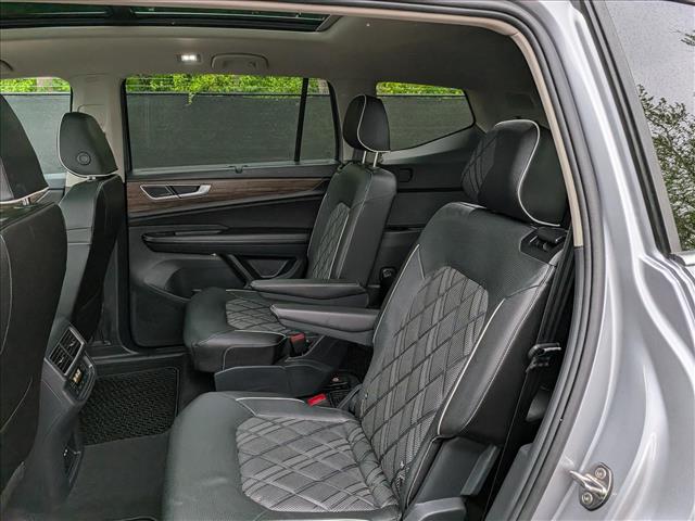2025 Volkswagen Atlas 2.0T SEL Premium R-Line