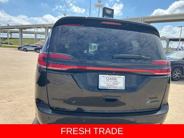2024 Chrysler Pacifica Hybrid Premium S Appearance Pkg