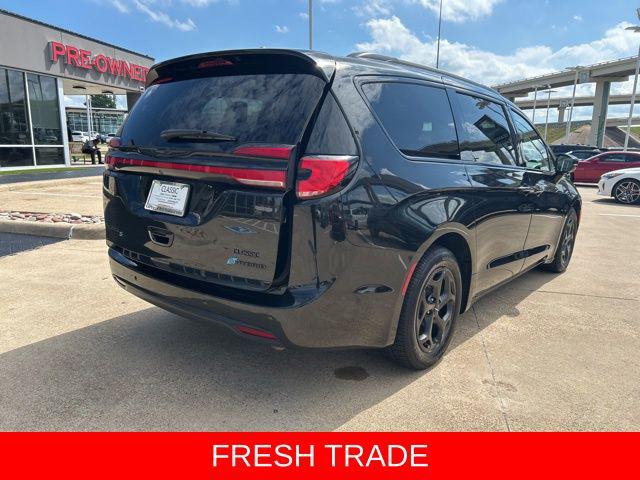 2024 Chrysler Pacifica Hybrid Premium S Appearance Pkg