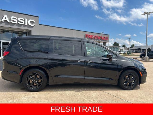 2024 Chrysler Pacifica Hybrid Premium S Appearance Pkg