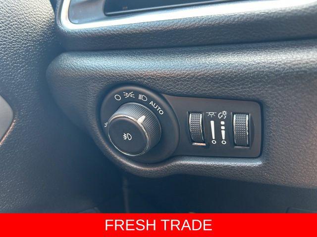 2024 Chrysler Pacifica Hybrid Premium S Appearance Pkg