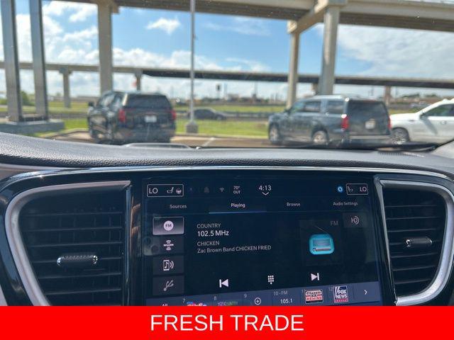 2024 Chrysler Pacifica Hybrid Premium S Appearance Pkg