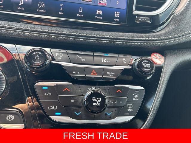 2024 Chrysler Pacifica Hybrid Premium S Appearance Pkg