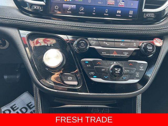 2024 Chrysler Pacifica Hybrid Premium S Appearance Pkg