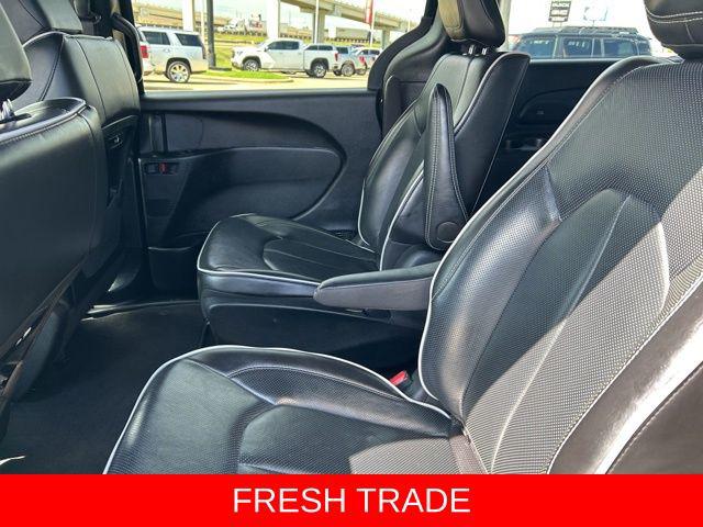 2024 Chrysler Pacifica Hybrid Premium S Appearance Pkg