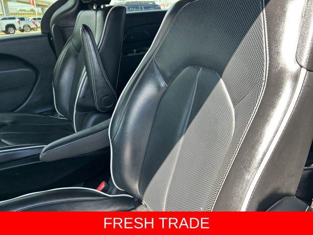 2024 Chrysler Pacifica Hybrid Premium S Appearance Pkg