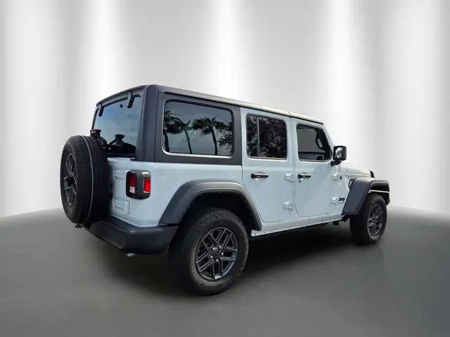 2025 Jeep Wrangler 4-Door Summit 4x4