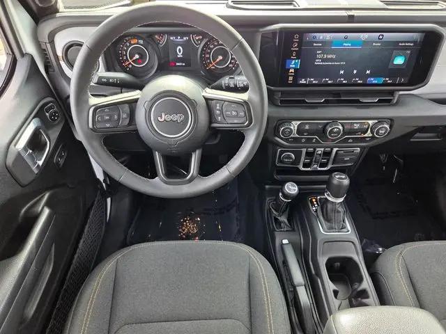 2025 Jeep Wrangler 4-Door Summit 4x4
